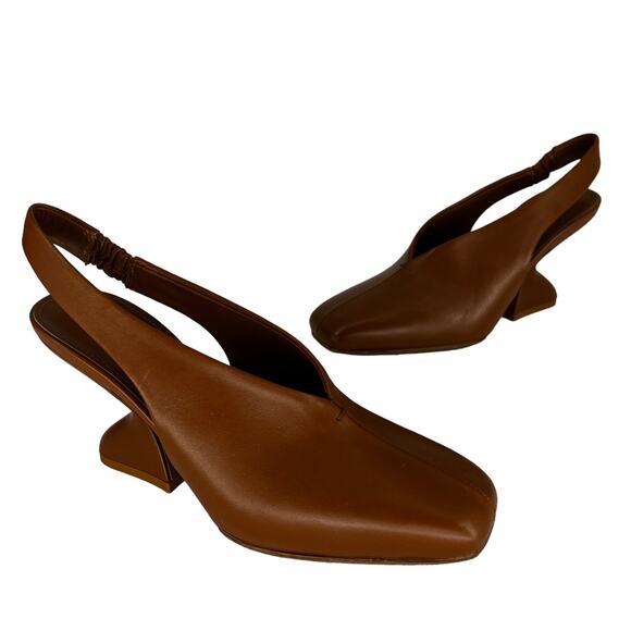 Salvatore Ferragamo Chunky-Heel Sloane 85MM Pumps - Picture 5 of 16